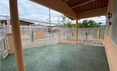 ALTOS DE PANAMA / 215M / 3 HABITACION / ESQUINA  / DEN / TERRAZA