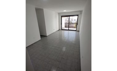 AMPLIO DPTO 4 DORM + BALCON  + 2 BAÑOS - Bº LAS PALMAS