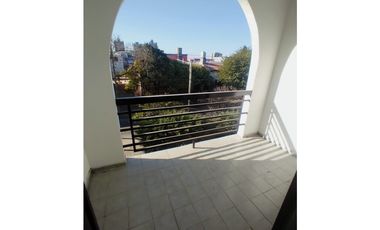 AMPLIO DPTO 4 DORM + BALCON  + 2 BAÑOS - Bº LAS PALMAS