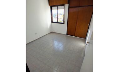 AMPLIO DPTO 4 DORM + BALCON  + 2 BAÑOS - Bº LAS PALMAS