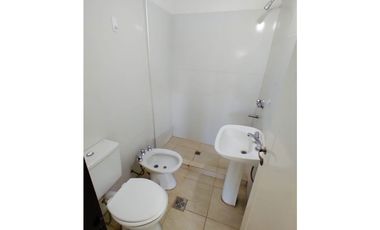 AMPLIO DPTO 4 DORM + BALCON  + 2 BAÑOS - Bº LAS PALMAS