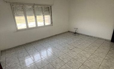 Departamento Tipo Casa en alquiler en Lanus Oeste