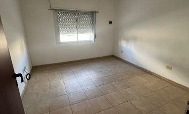 Departamento Tipo Casa en alquiler en Lanus Oeste