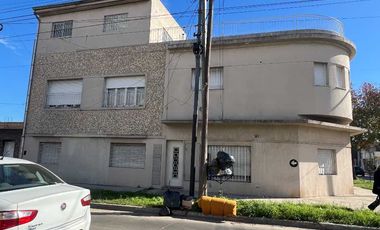 Departamento Tipo Casa en alquiler en Lanus Oeste