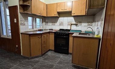 Casa en alquiler en Lanus Este