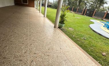 Casa quinta en alquiler de 1m2 ubicado en Villa Fabiana