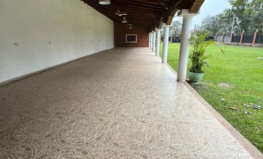 Casa quinta en alquiler de 1m2 ubicado en Villa Fabiana