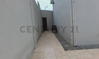 Alquiler Casa Amplia en Urb. Los Ángeles, Vía a la Costa. Karig