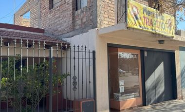Oportunidad, Venta de casa con departamento y salón comercial