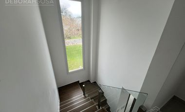 Casa en  alquiler en Barrio San Matías Escobar amoblada pileta 3 habitaciones dependencia