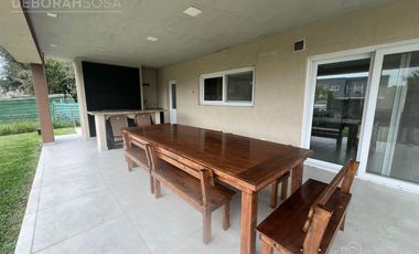 Casa en  alquiler en Barrio San Matías Escobar amoblada pileta 3 habitaciones dependencia