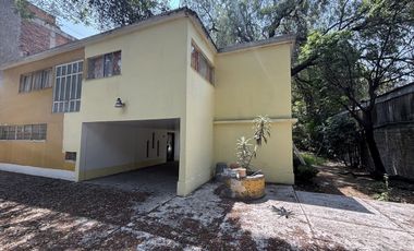 CASA EN RIO CHURUBUSCO CERCA DE LA VIGA Y DEL CENTRO NACIONAL DE LAS ARTES