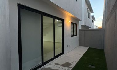 Casa en renta en Perisur II