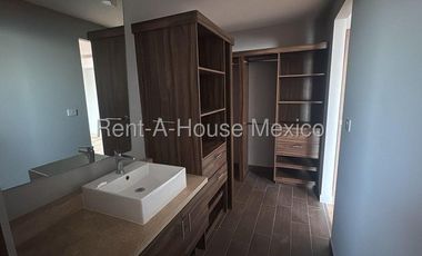 Departamento en Renta en Boulevard Manuel Avila Camacho, Costa de Oro RU 25-3266.