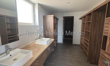 Departamento en Renta en Boulevard Manuel Avila Camacho, Costa de Oro RU 25-3266.