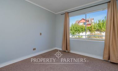 Gran Oportunidad de Arriendo, amplia casa familiar en micro barrio muy seguro a pasos de colegio Boston.