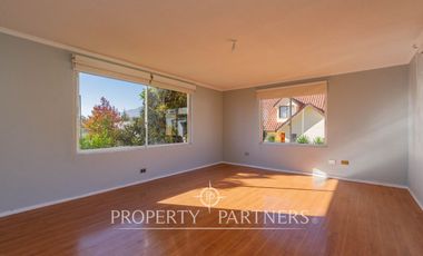 Gran Oportunidad de Arriendo, amplia casa familiar en micro barrio muy seguro a pasos de colegio Boston.