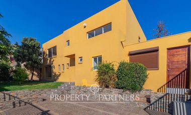 Gran Oportunidad de Arriendo, amplia casa familiar en micro barrio muy seguro a pasos de colegio Boston.