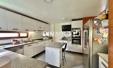 Peñalolen.Álvaro Casanova. Estilo Mediterranea en condominio.