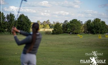 Casa amoblada en alquiler en Pilar Golf Country Club