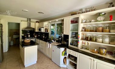 Casa amoblada en alquiler en Pilar Golf Country Club