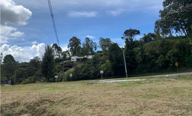 Venta de Lote Comercial Sobre Carretera Las Palmas Vía Principal