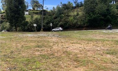 Venta de Lote Comercial Sobre Carretera Las Palmas Vía Principal