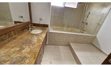 Se renta hermosa casa en Guaymaral