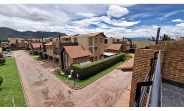 Se renta hermosa casa en Guaymaral