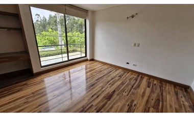 Se renta hermosa casa en Guaymaral