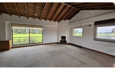 Se renta hermosa casa en Guaymaral
