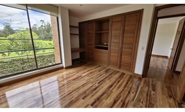 Se renta hermosa casa en Guaymaral
