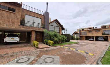 Se renta hermosa casa en Guaymaral