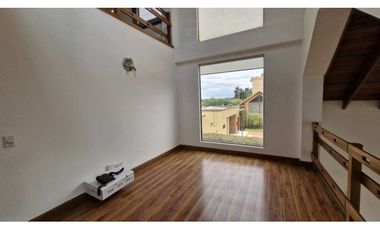 Se renta hermosa casa en Guaymaral