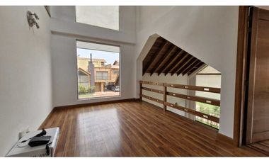 Se renta hermosa casa en Guaymaral