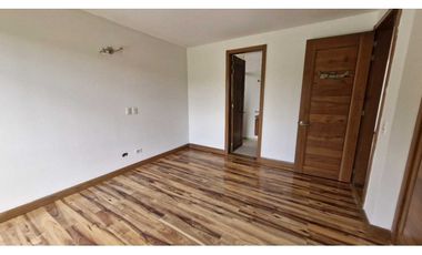 Se renta hermosa casa en Guaymaral