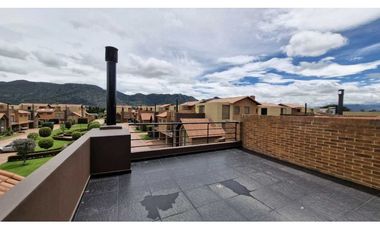 Se renta hermosa casa en Guaymaral