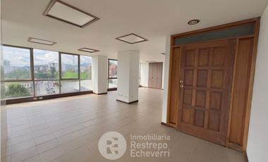 Oficina en arriendo, sector Av. Alberto Mendoza, Manizales