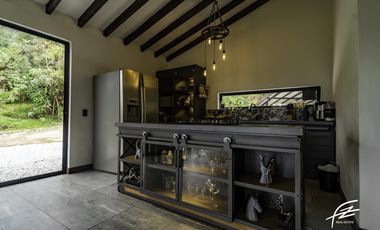 CASA CAMPESTRE EN VENTA EN EL CARMEN DE VIBORAL, ANTIOQUIA