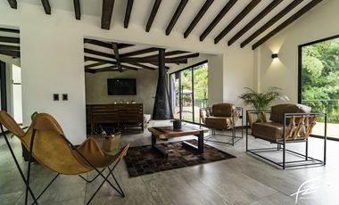 CASA CAMPESTRE EN VENTA EN EL CARMEN DE VIBORAL, ANTIOQUIA