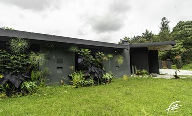 CASA CAMPESTRE EN VENTA EN EL CARMEN DE VIBORAL, ANTIOQUIA
