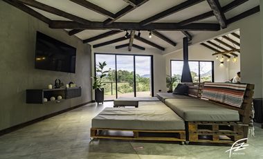 CASA CAMPESTRE EN VENTA EN EL CARMEN DE VIBORAL, ANTIOQUIA