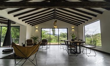 CASA CAMPESTRE EN VENTA EN EL CARMEN DE VIBORAL, ANTIOQUIA