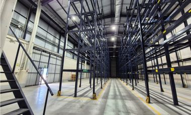 COMPLEJO DE BODEGAS 9.616 m² EN ALQUILER – GUAYAQUIL – VA DAULE