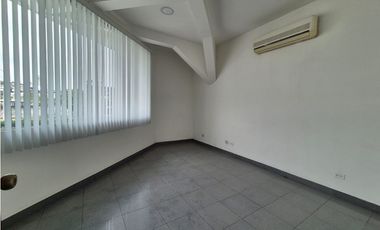 COMPLEJO DE BODEGAS 9.616 m² EN ALQUILER – GUAYAQUIL – VA DAULE