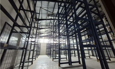 COMPLEJO DE BODEGAS 9.616 m² EN ALQUILER – GUAYAQUIL – VA DAULE