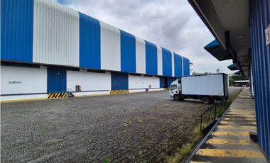 COMPLEJO DE BODEGAS 9.616 m² EN ALQUILER – GUAYAQUIL – VA DAULE