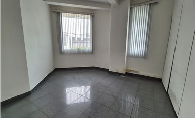 COMPLEJO DE BODEGAS 9.616 m² EN ALQUILER – GUAYAQUIL – VA DAULE