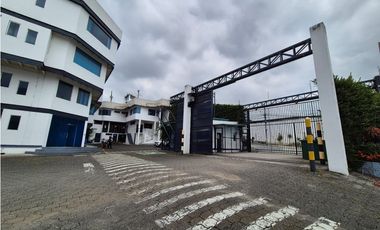COMPLEJO DE BODEGAS 9.616 m² EN ALQUILER – GUAYAQUIL – VA DAULE