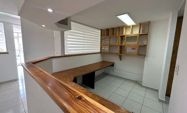 OFICINA EN VENTA A 6 CUADRAS DEL ANGEL DE LA INDEPENDENCIA